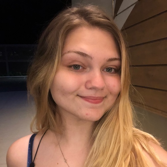 Meet your Posher, Ellie - Picture 1 of 1